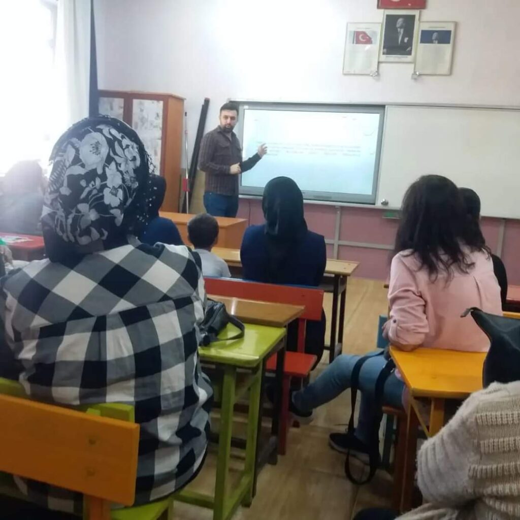 Cihanbeyli’de “aile okulu Veli Eğitimi” projesi eğitimleri yapılıyor