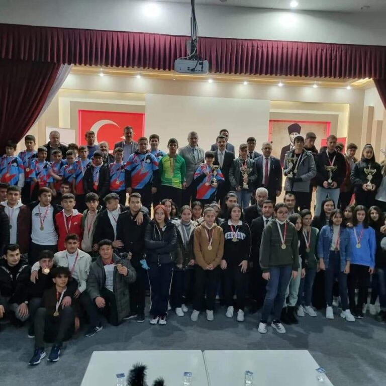 Cihanbeyli de Okul Sporları Ödül töreni düzenlendi