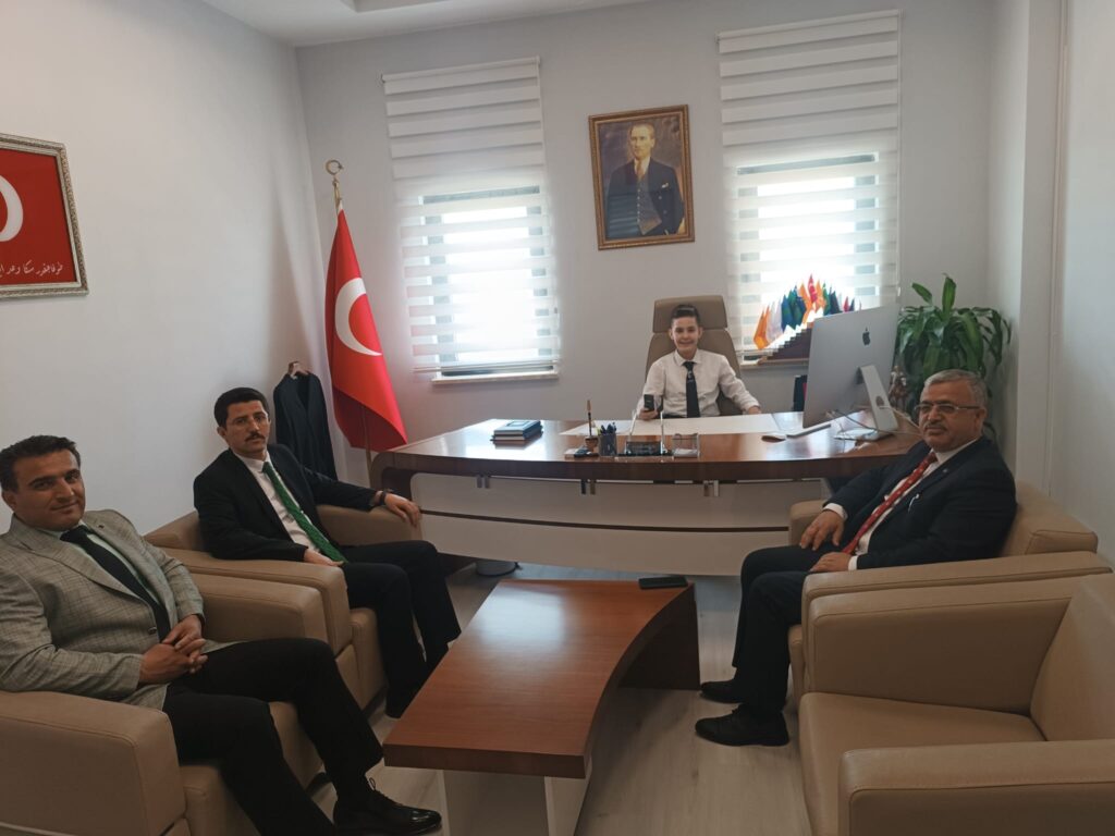 23 Nisan Ulusal Egemenlik ve Çocuk Bayramı Münasebetiyle Karşıyaka Ortaokulu Öğrencisi Umut İZLER, Kaymakamlık Makamını Devraldı