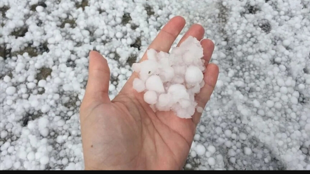 Konya’da iri taneli dolu yağışı etkili oldu