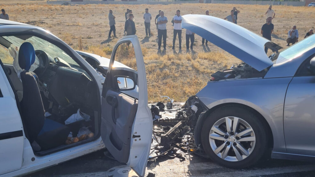 Cihanbeyli de Trafik Kazasi 1 Ağır 8 Yaralı